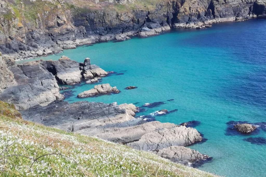 Farm Accommodation - The Lizard Peninsula, Cornwall Helston Dış mekan fotoğraf